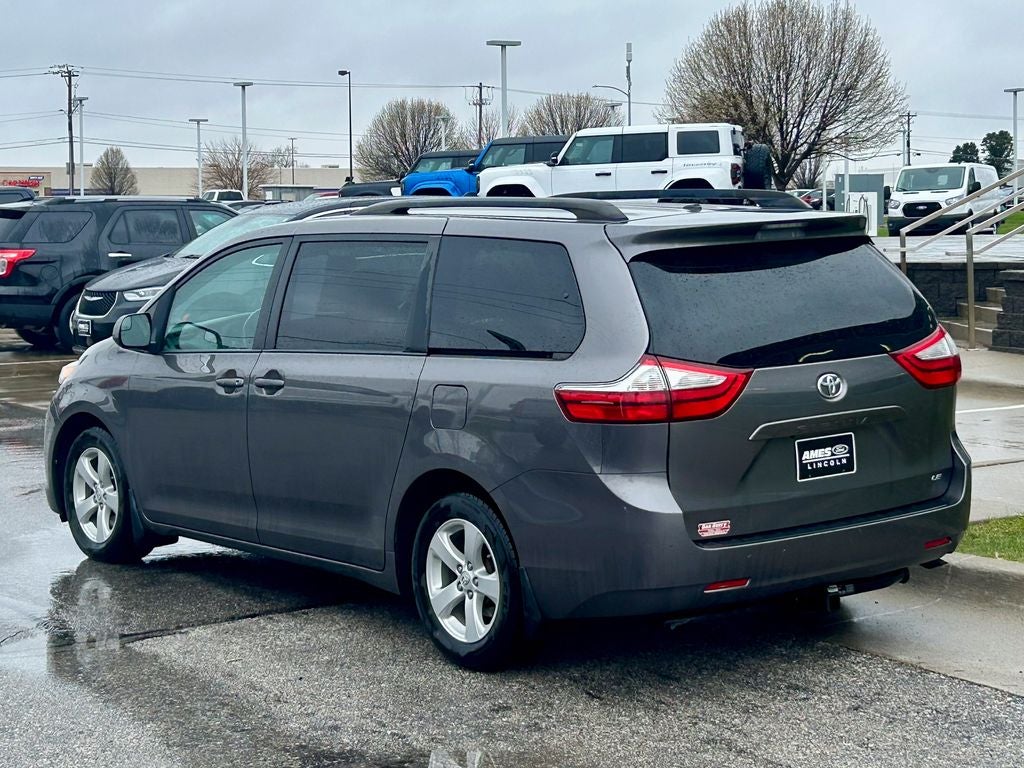 2017 Toyota Sienna LE 8 Passenger