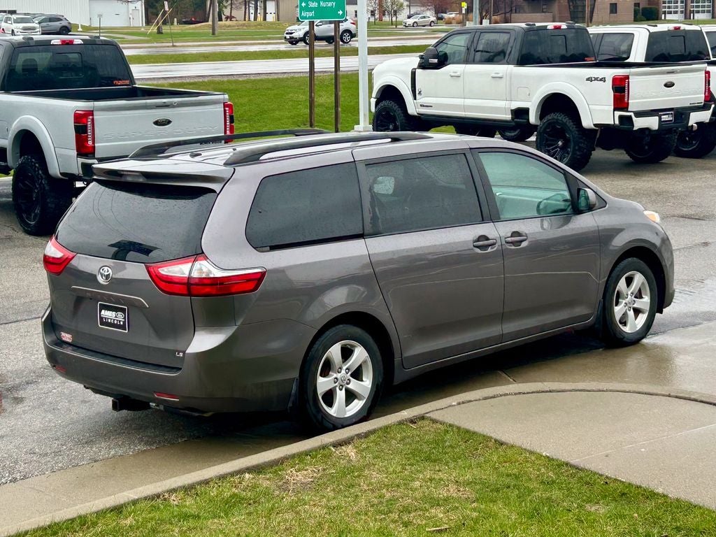 2017 Toyota Sienna LE 8 Passenger