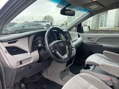 2017 Toyota Sienna LE 8 Passenger