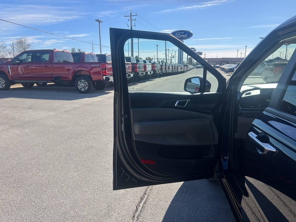 2025 Kia Carnival LXS