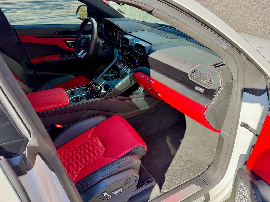 2021 Lamborghini Urus Base