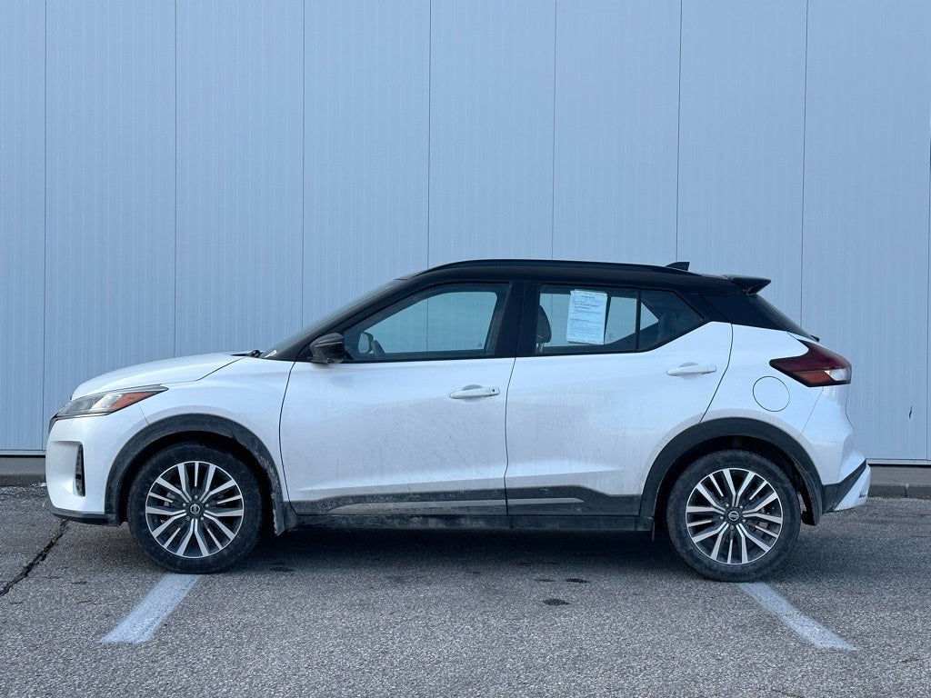 2021 Nissan Kicks SR