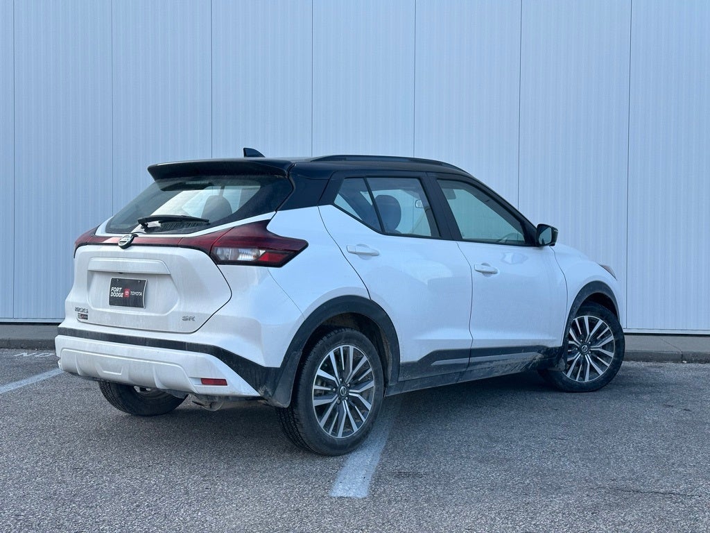 2021 Nissan Kicks SR