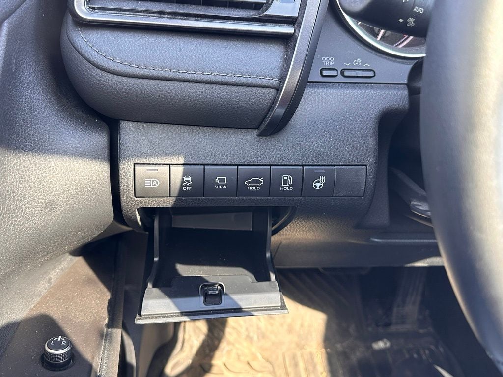 2023 Toyota Camry Hybrid XLE