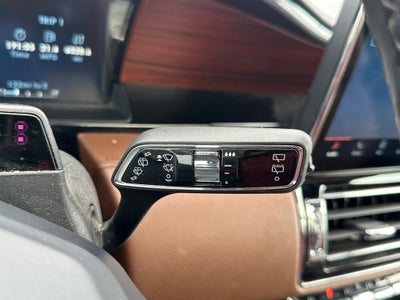 2023 Lincoln Navigator L Reserve