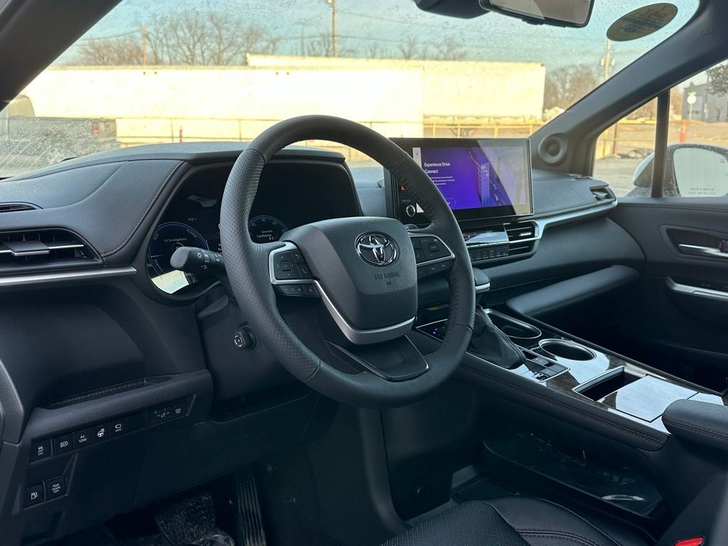 2025 Toyota Sienna Platinum Hybrid 7 Passenger