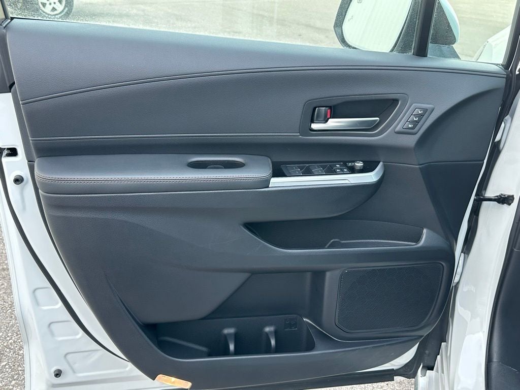 2025 Toyota Sienna Platinum Hybrid 7 Passenger