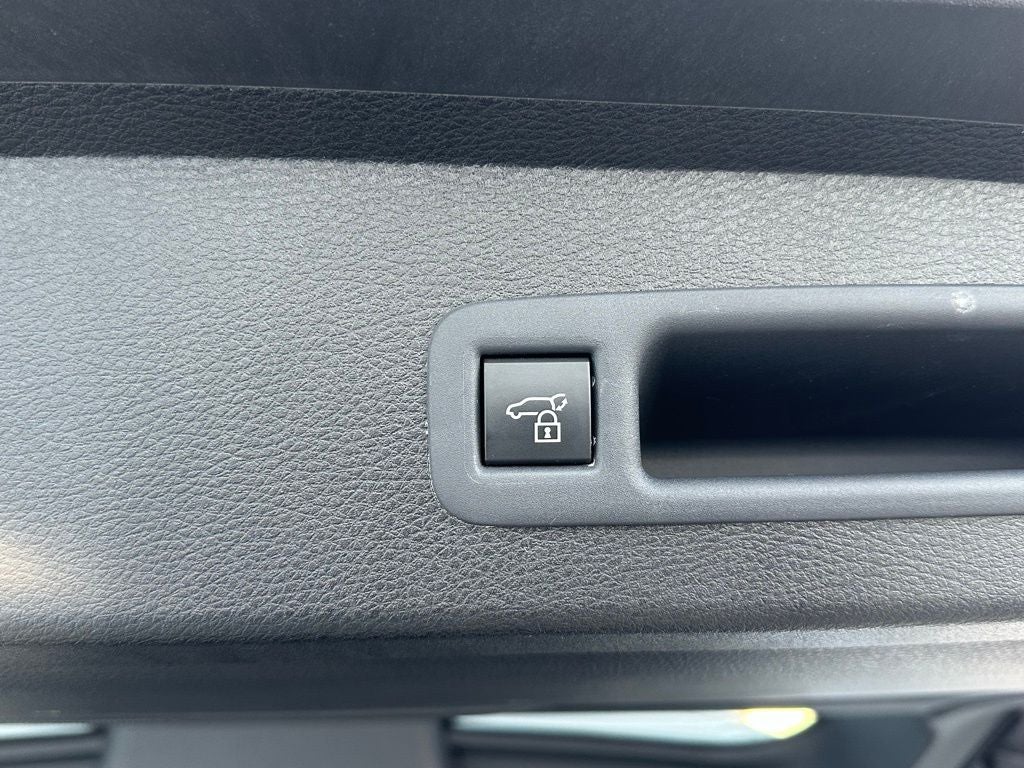 2025 Toyota Sienna Platinum Hybrid 7 Passenger