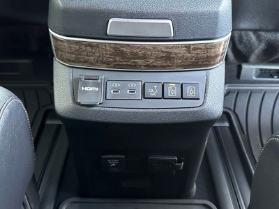 2025 Toyota Sienna Platinum Hybrid 7 Passenger