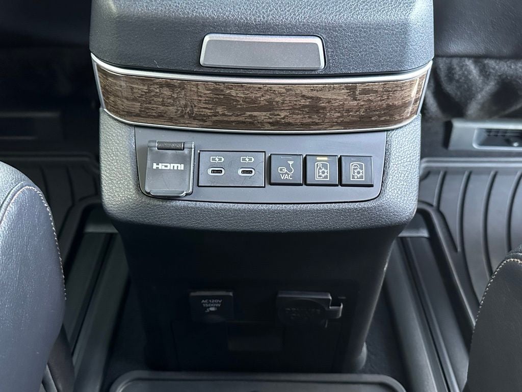 2025 Toyota Sienna Platinum Hybrid 7 Passenger