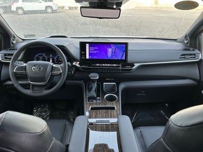 2025 Toyota Sienna Platinum Hybrid 7 Passenger