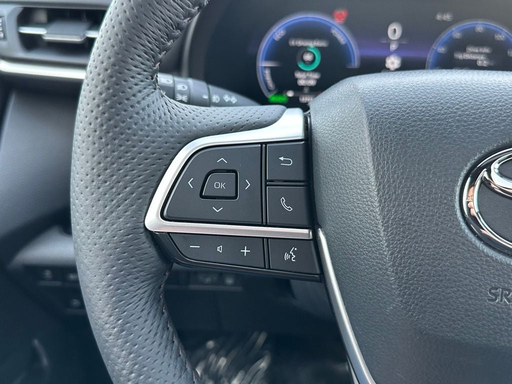 2025 Toyota Sienna Platinum Hybrid 7 Passenger