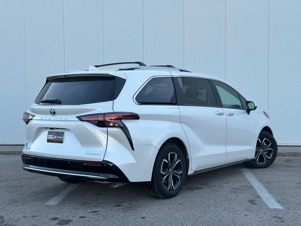 2025 Toyota Sienna Platinum Hybrid 7 Passenger