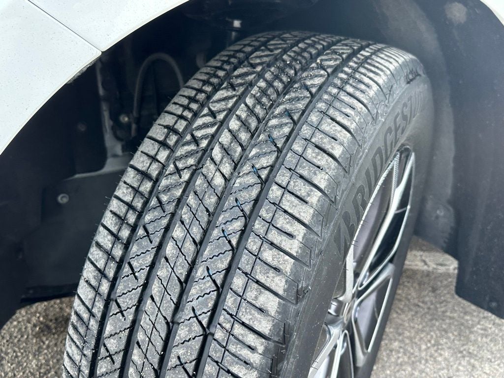 2025 Toyota Sienna Platinum Hybrid 7 Passenger