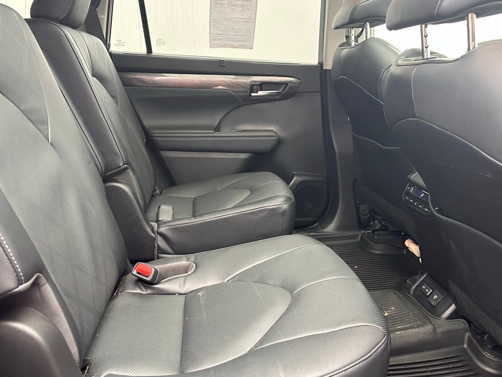 2023 Toyota Highlander Platinum