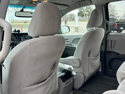 2015 Toyota Sienna LE 7 Passenger