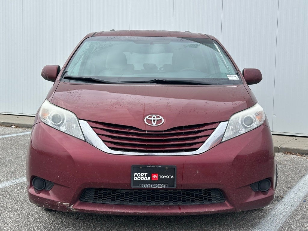 2015 Toyota Sienna LE 7 Passenger