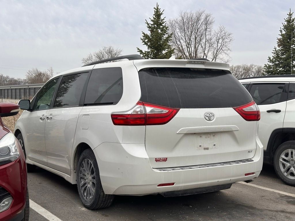 2018 Toyota Sienna XLE 7 Passenger