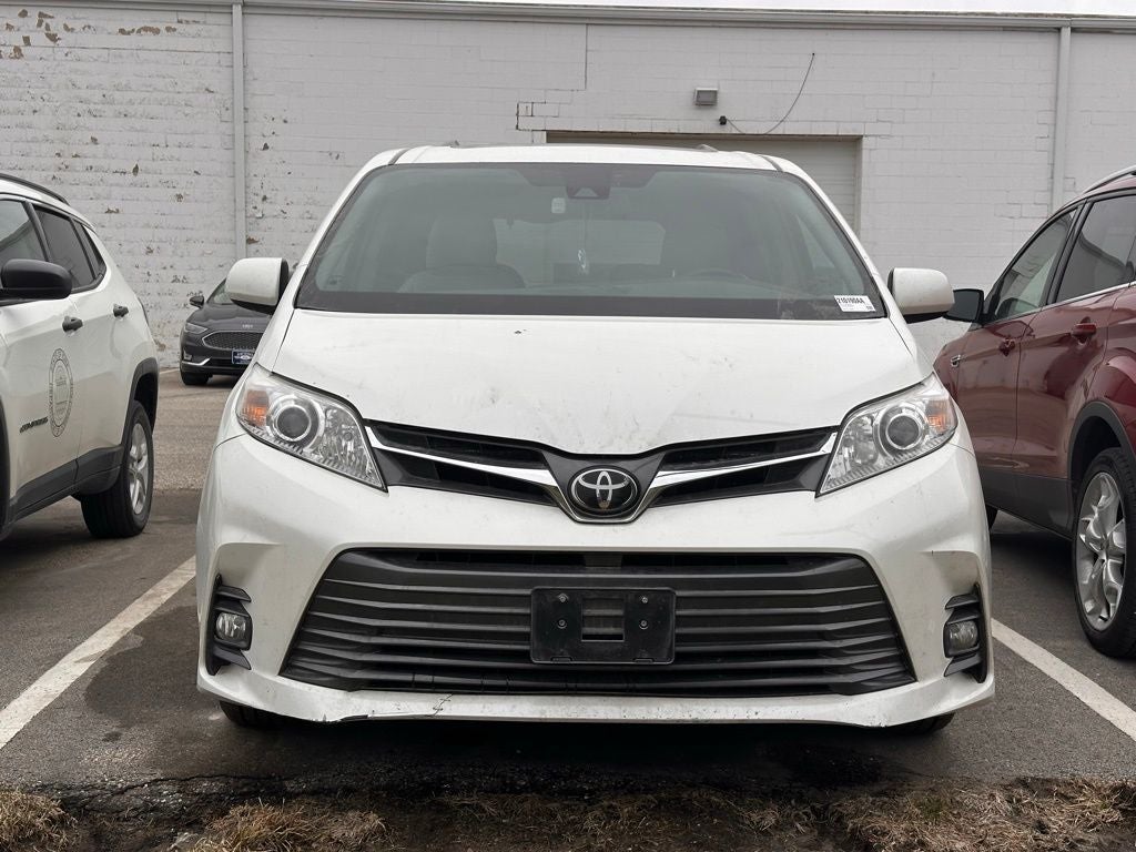 2018 Toyota Sienna XLE 7 Passenger