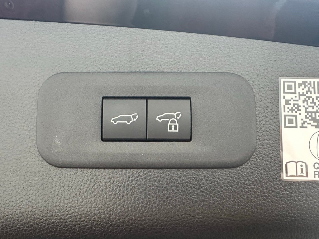 2025 Toyota Crown Signia Limited