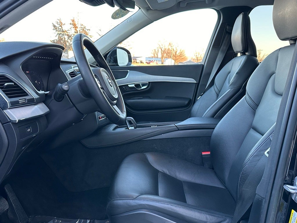 2023 Volvo XC90 B5 Core