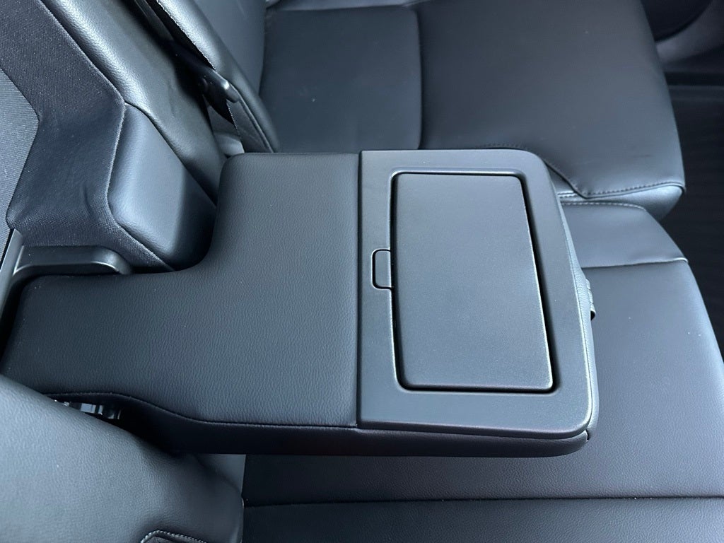 2023 Volvo XC90 B5 Core