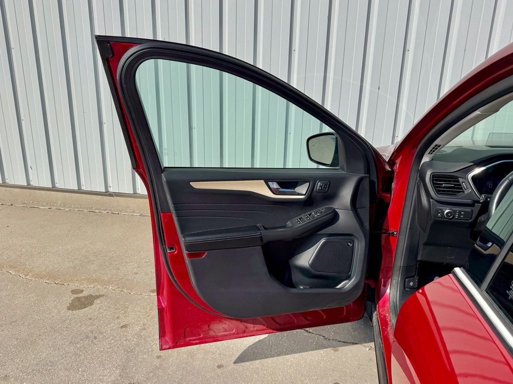 2021 Ford Escape Titanium Hybrid