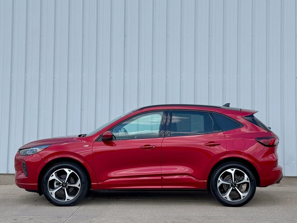 2025 Ford Escape ST-Line Elite