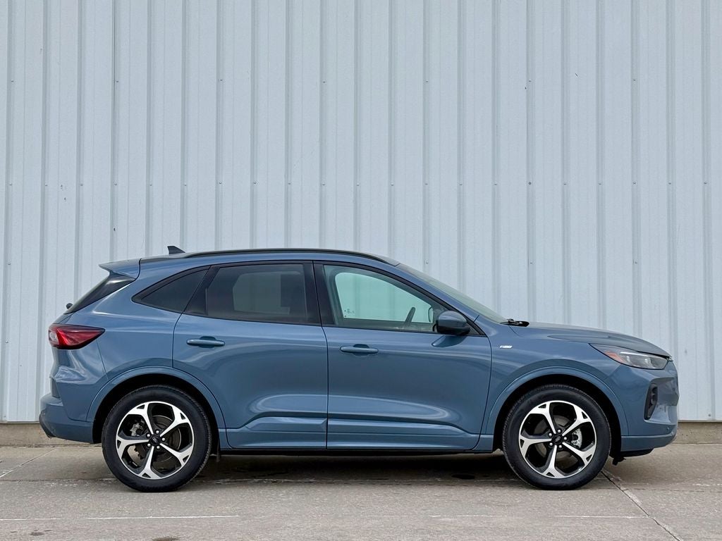 2025 Ford Escape Hybrid ST-Line Elite