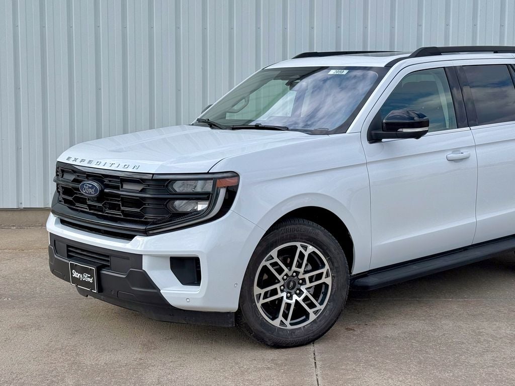 2025 Ford Expedition Active