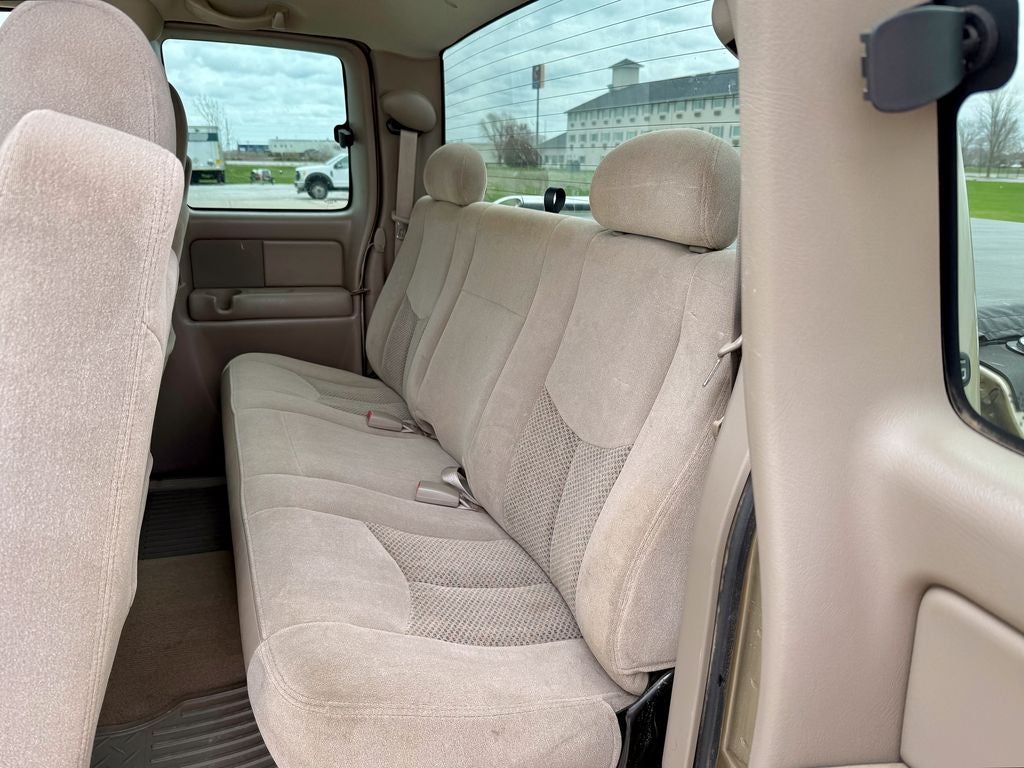 2004 Chevrolet Silverado 1500 LS