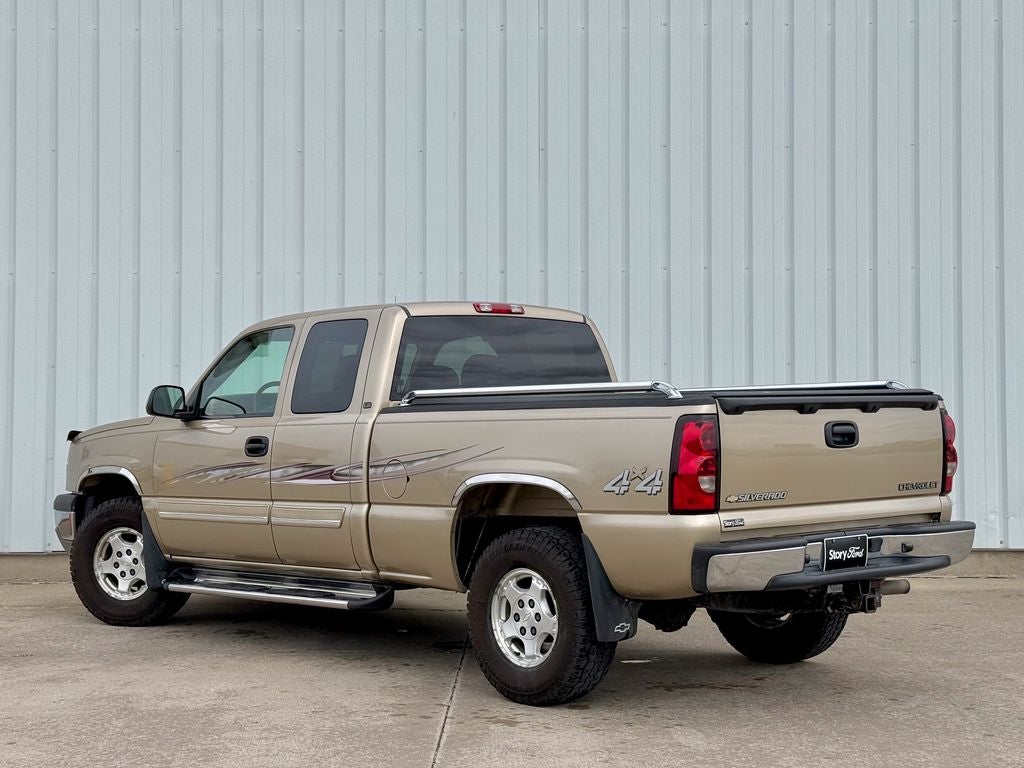 2004 Chevrolet Silverado 1500 LS