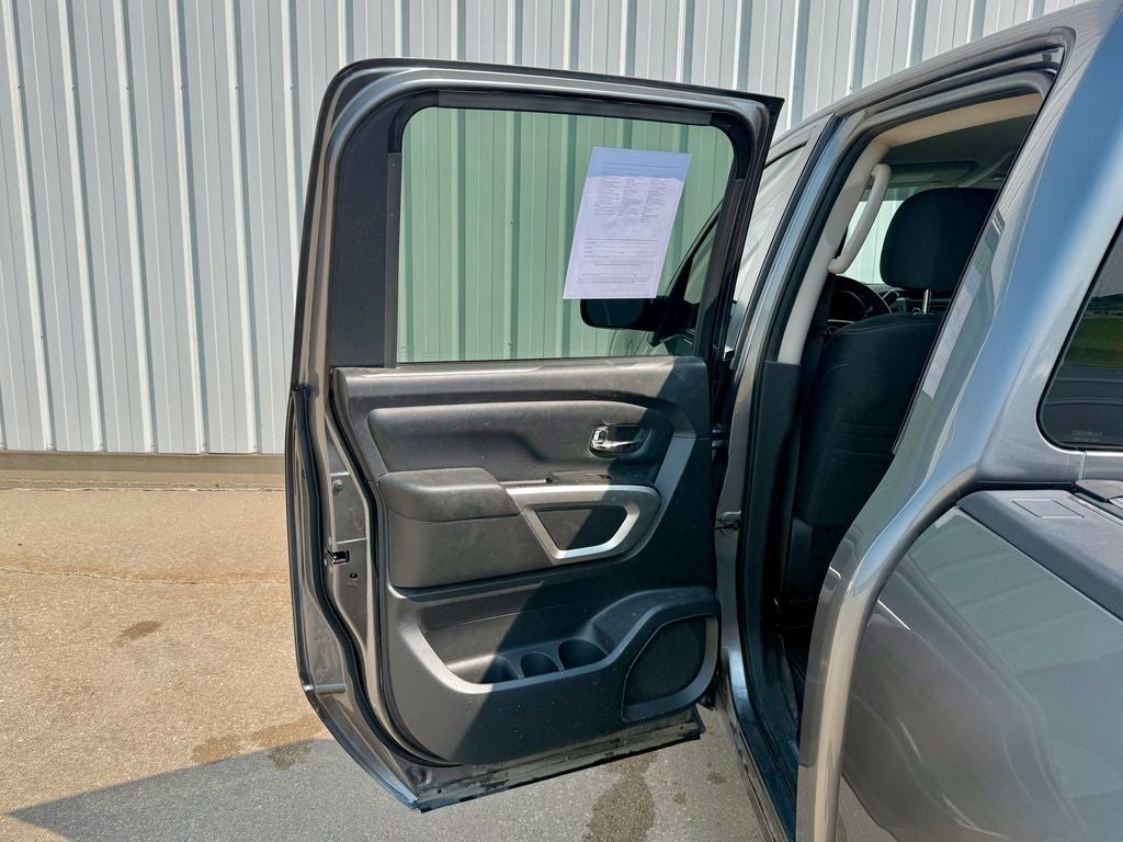 2018 Nissan Titan SV