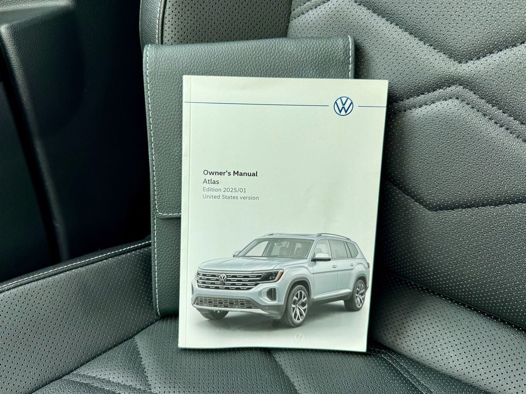 2025 Volkswagen Atlas 2.0T SE w/Technology