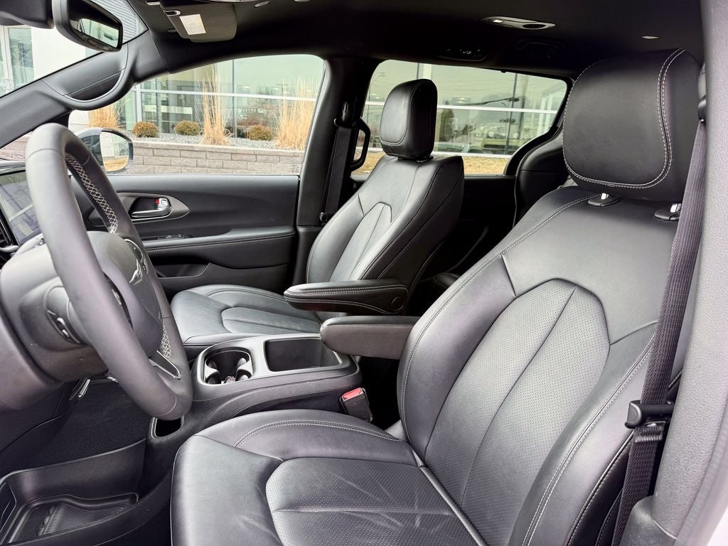 2025 Chrysler Pacifica Select Select