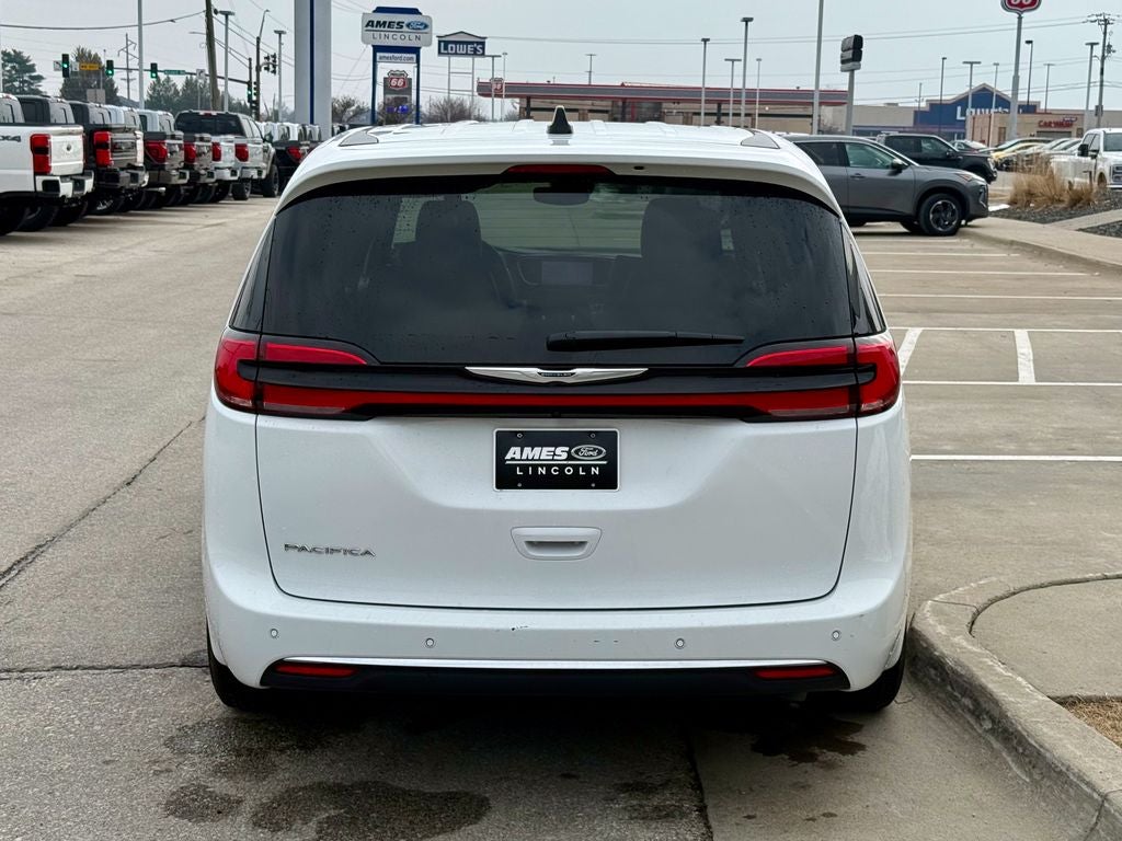 2025 Chrysler Pacifica Select Select
