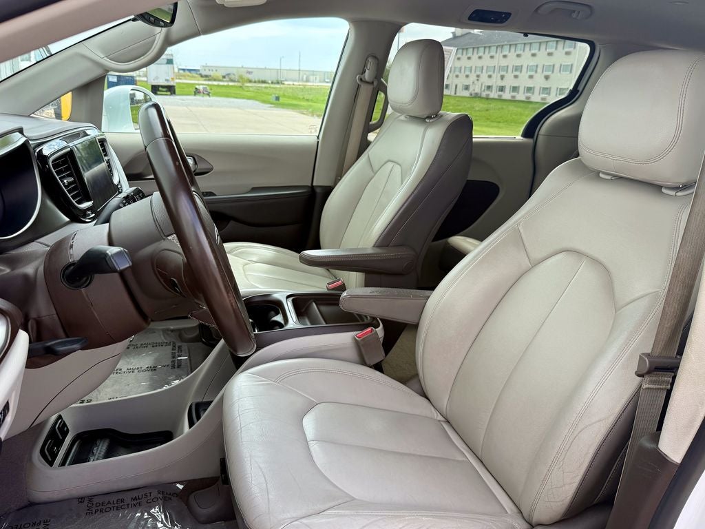 2017 Chrysler Pacifica Touring L