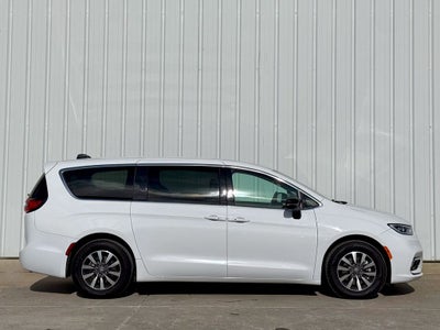2024 Chrysler Pacifica Hybrid Select