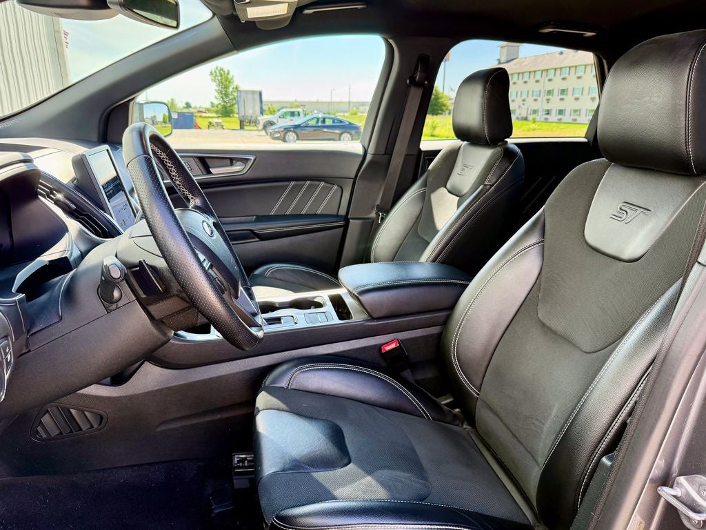 2022 Ford Edge ST