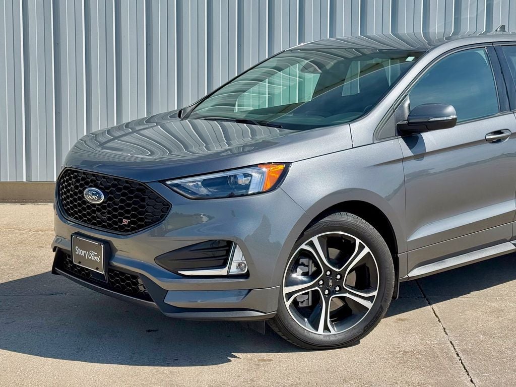2022 Ford Edge ST