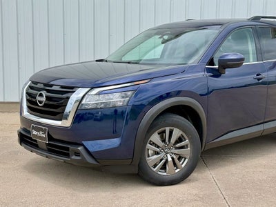 2022 Nissan Pathfinder SV