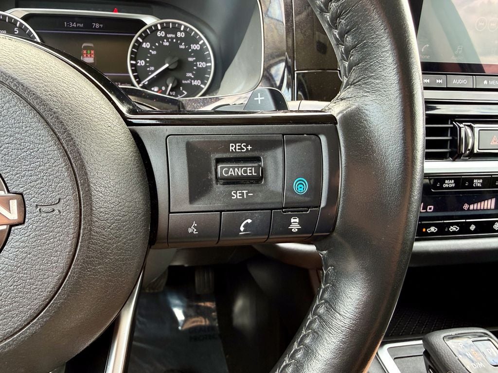 2022 Nissan Pathfinder SV