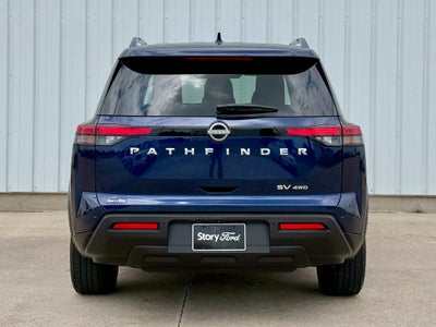 2022 Nissan Pathfinder SV