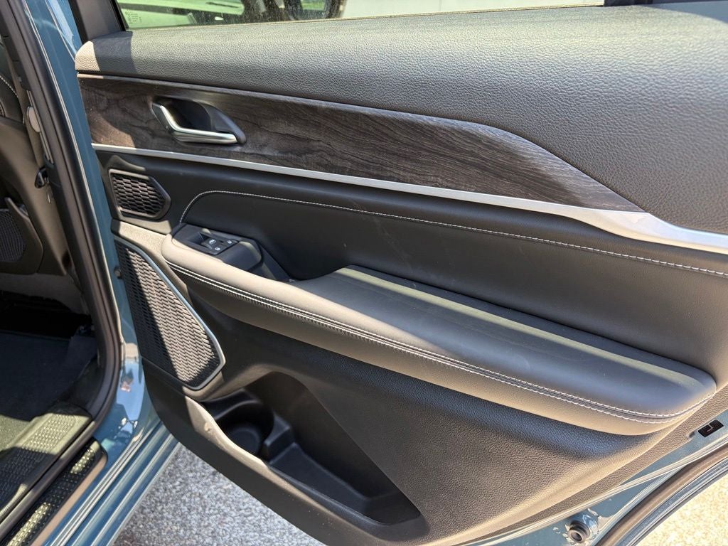 2026 Jeep Grand Cherokee L Limited Reserve