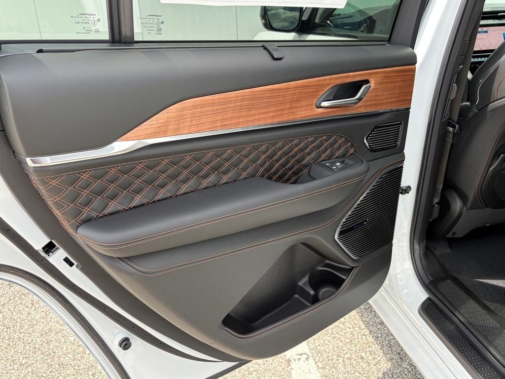 2026 Jeep Grand Cherokee L Summit