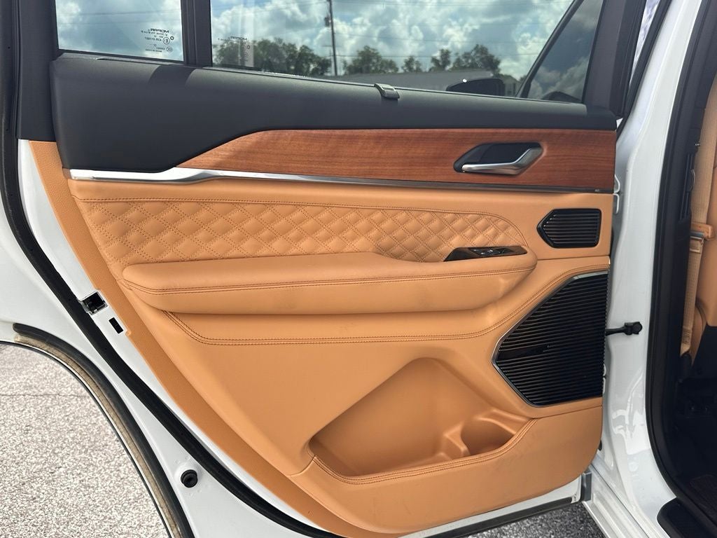 2023 Jeep Grand Cherokee L Summit