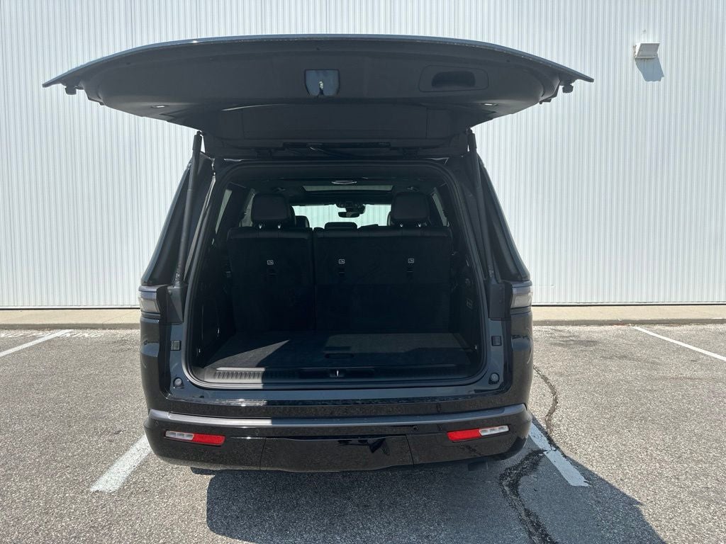 2026 Jeep Grand Wagoneer Limited Reserve