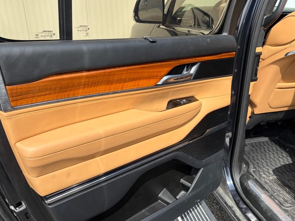2022 Jeep Grand Wagoneer Series III