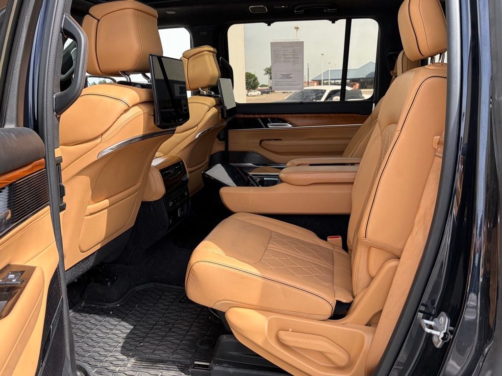 2022 Jeep Grand Wagoneer Series III