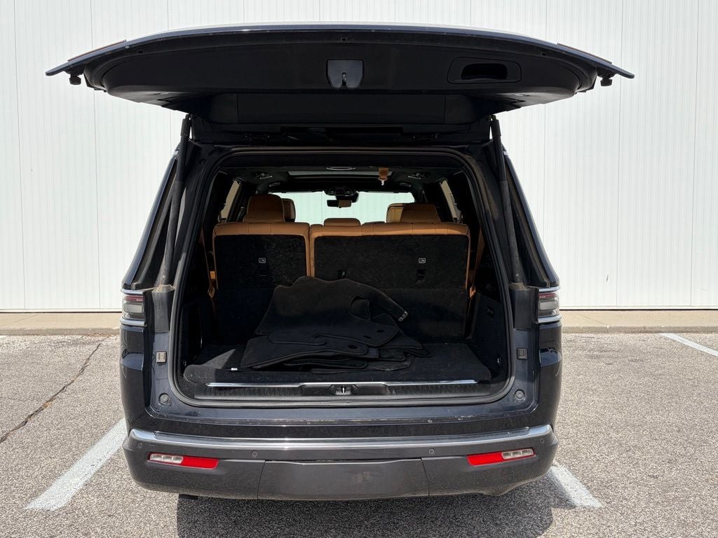2022 Jeep Grand Wagoneer Series III
